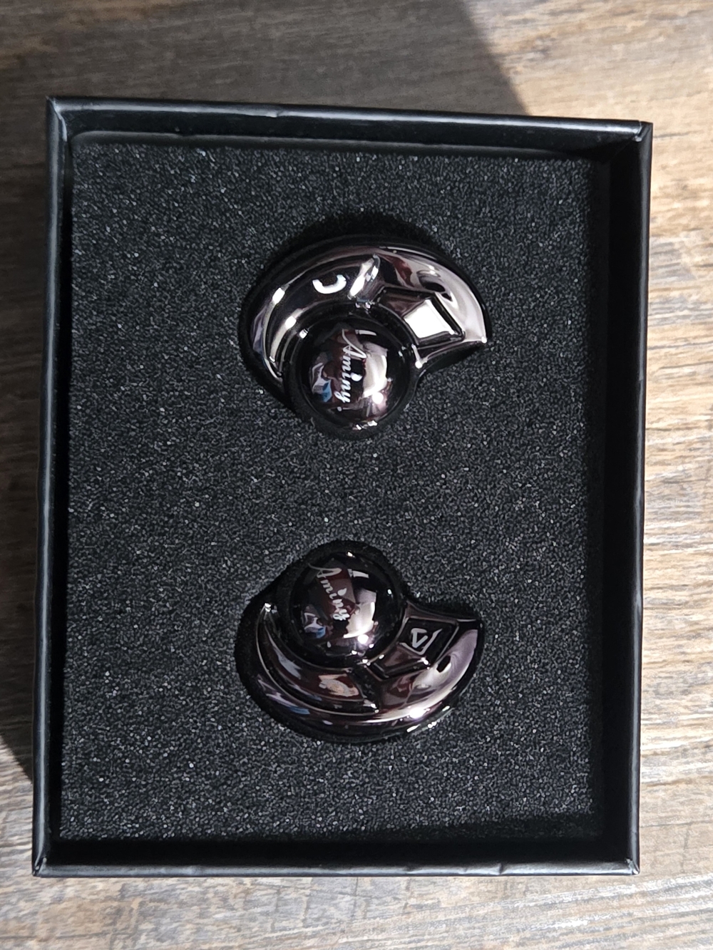 Wireless Earbuds — Glossy Dark Purple/Black Finish